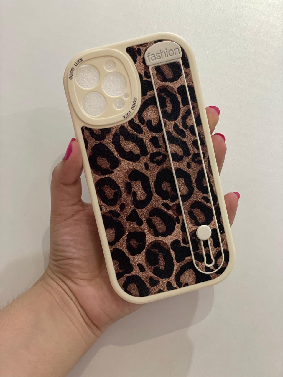 "🐆✨ Fierce & Fashionable: Leopard Buckle Strap Phone Case! 📱👜"