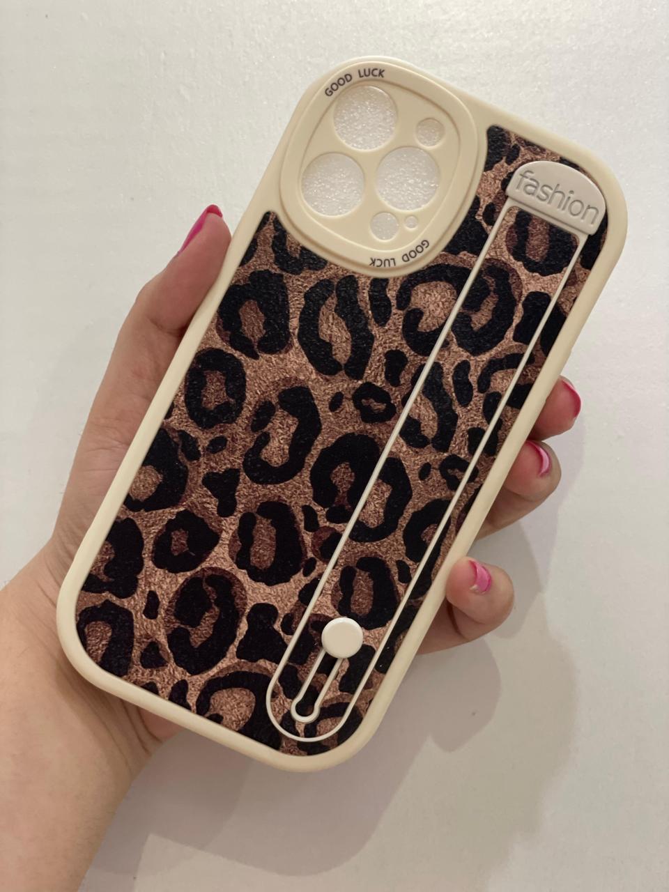 "🐆✨ Fierce & Fashionable: Leopard Buckle Strap Phone Case! 📱👜"